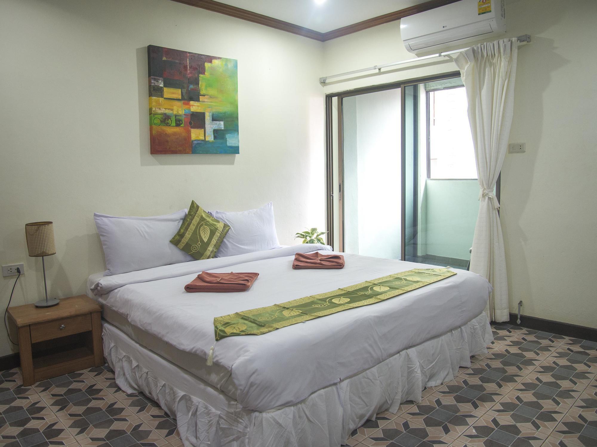 Bodega Phuket Patong (Adults Only) Vandrarhem Exteriör bild