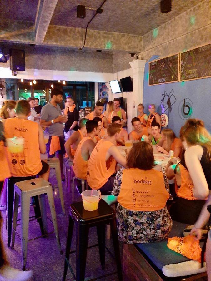 Bodega Phuket Patong (Adults Only) Vandrarhem Exteriör bild